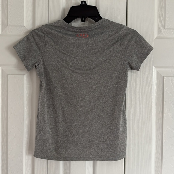 Under Armour Girl's Gray/Orange V-Neck Short Sleeve Loose Fit Shirt - YSM - Picture 5 of 7